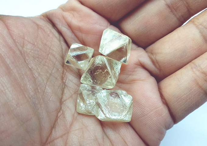 De beers cvd diamonds deals